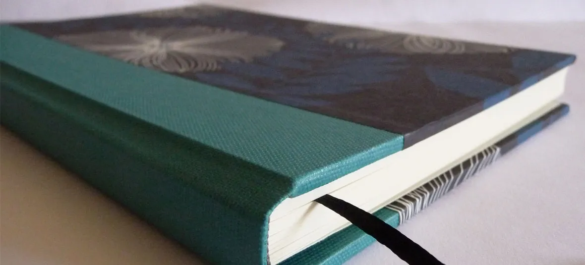 Libro encuadernado en tapa dura